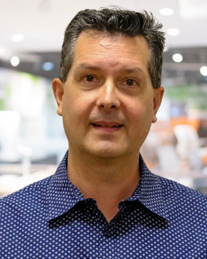 Headshot of Martin Handfield