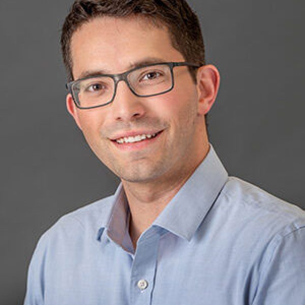 Headshot of Elliott Welker