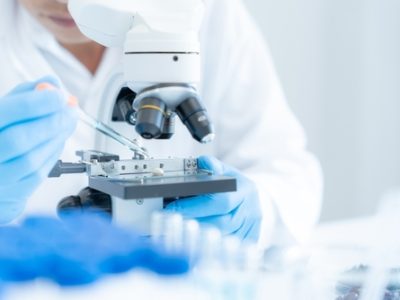 Scientist,Analyze,Biochemical,Samples,In,Advanced,Scientific,Laboratory.,Medical,Professional